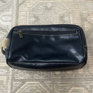 Kenneth Cole Reaction toiletries bag . NWOT